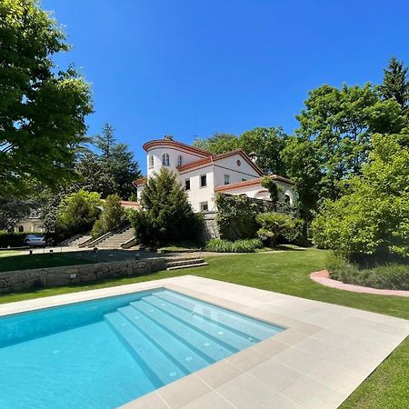 Espectacular Casa Chateau En El Centro De Olot Esterno foto