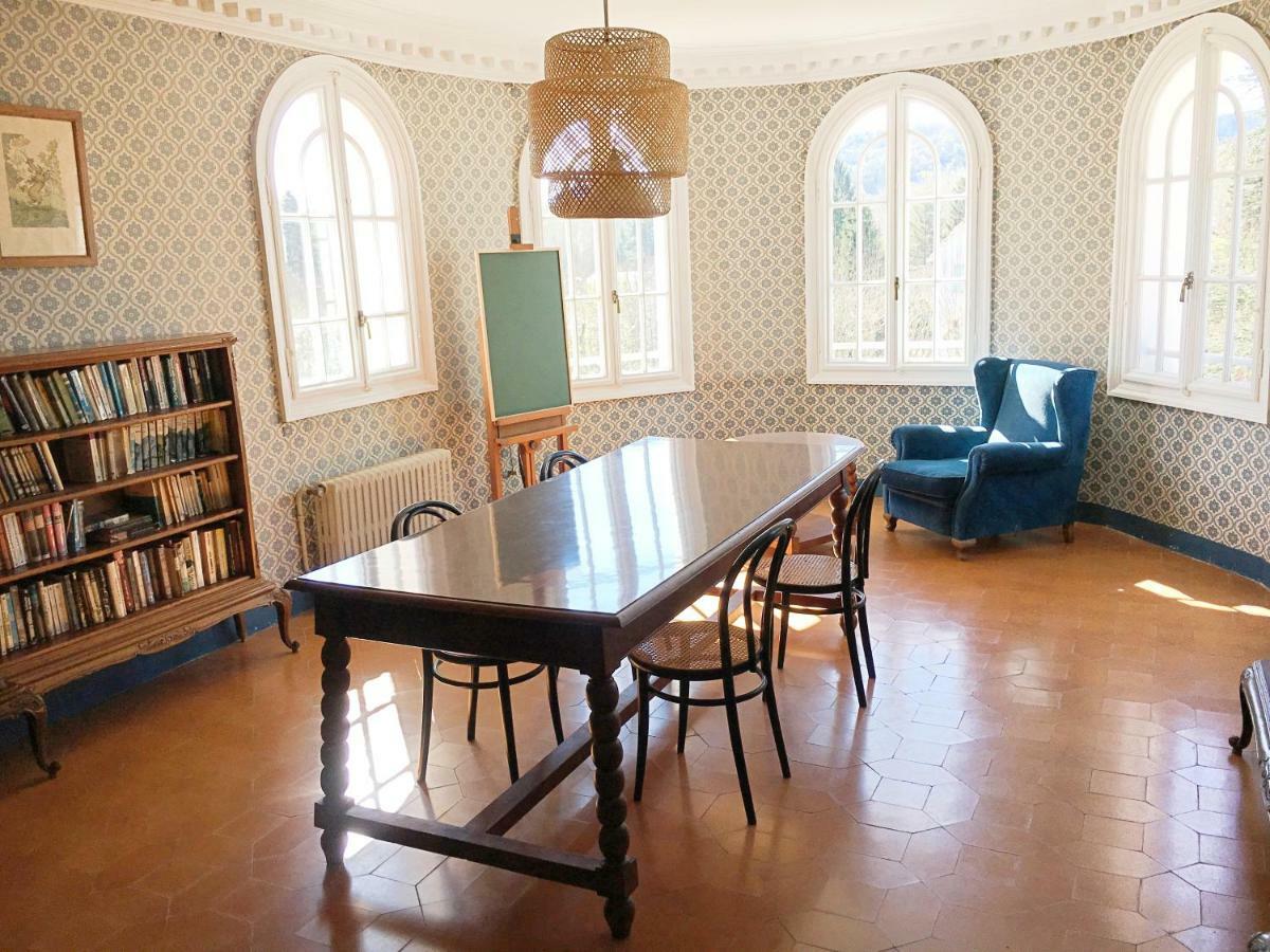 Espectacular Casa Chateau En El Centro De Olot Esterno foto